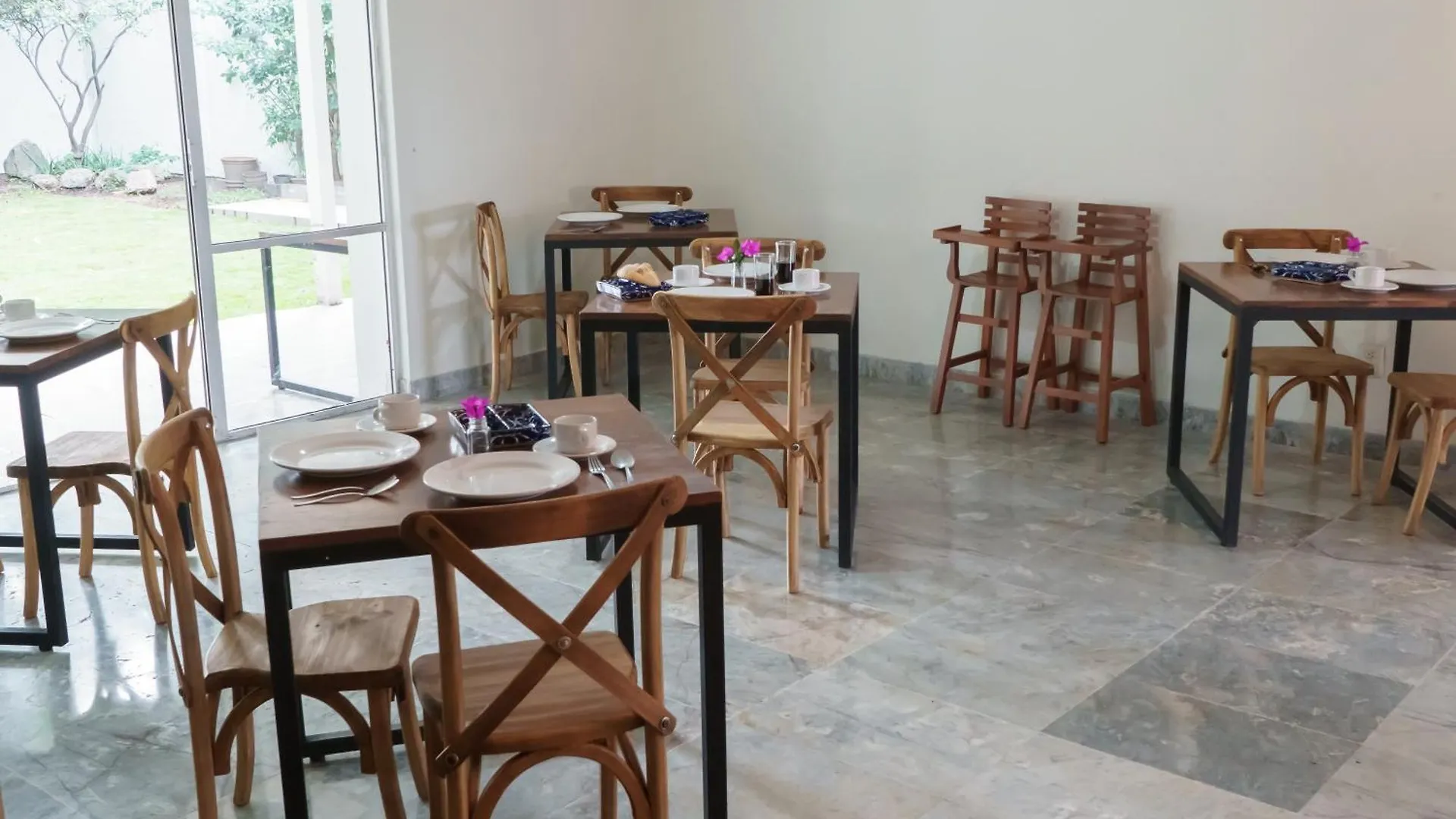 فندق Estancia Monraz غوادالاجارا